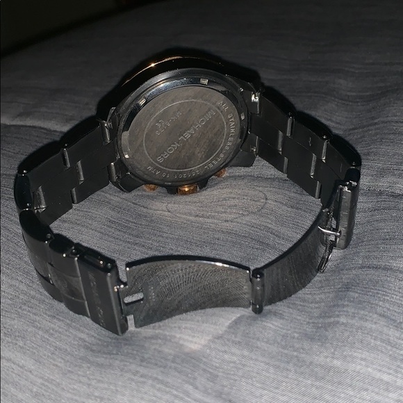 Michael Kors Watch - Picture 5 of 6